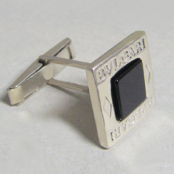 (c1197)Silver cufflinks with onyx, square design.